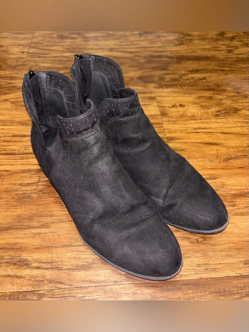 Arizona Booties Size 9